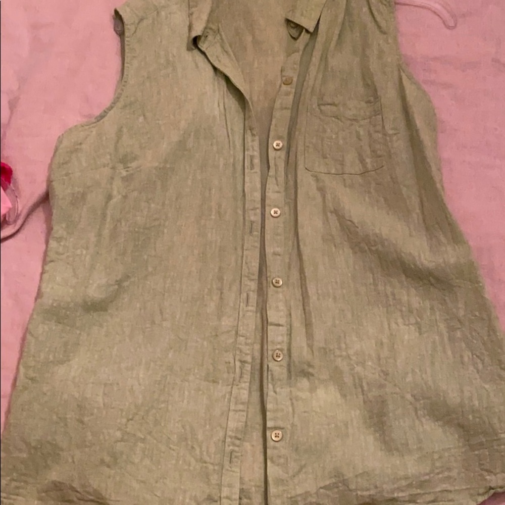 Sleeveless button down blouse